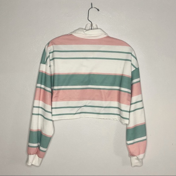 Striped Collared Crop Top - Picture 5 of 5